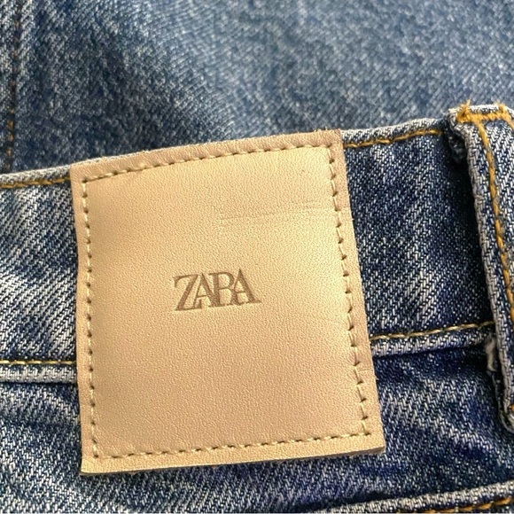 ZARA MID-RISE CUT STRAIGHT LEG JEANS Women Size 8 LIKE NEW CONDITION Minimalist - Picture 7 of 11